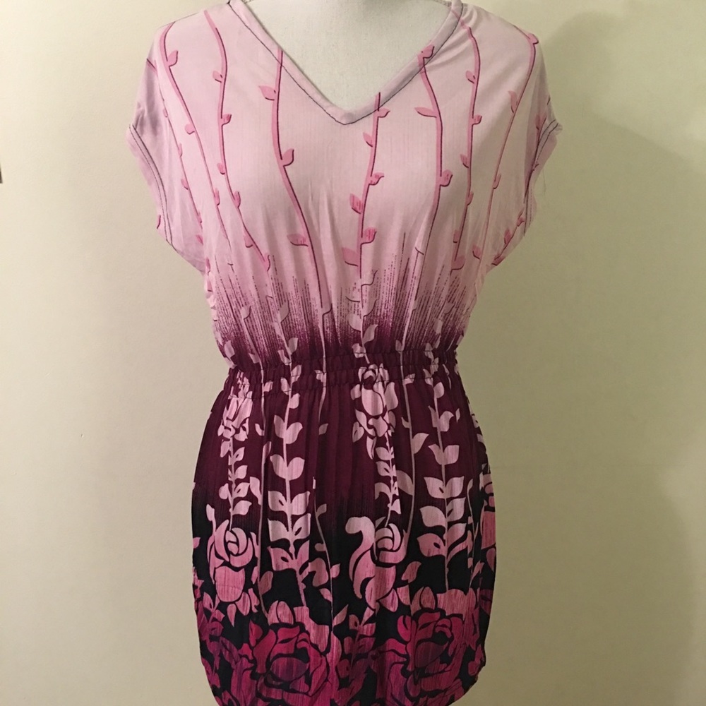 🌻 3/$20 NWT Floral v-neck dress-pink/maroon/black